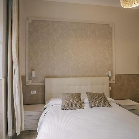 Hotel Mirabilia House Roma Esterno foto