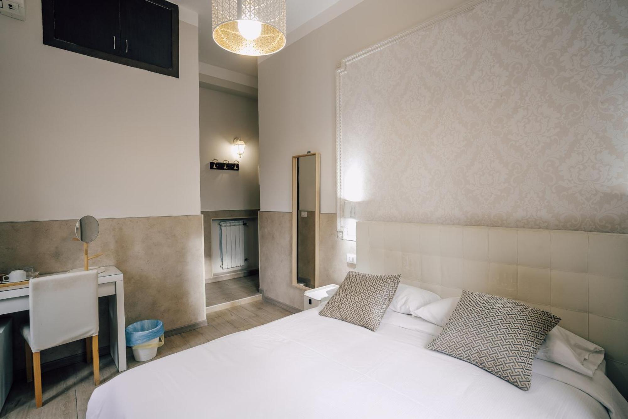 Hotel Mirabilia House Roma Esterno foto