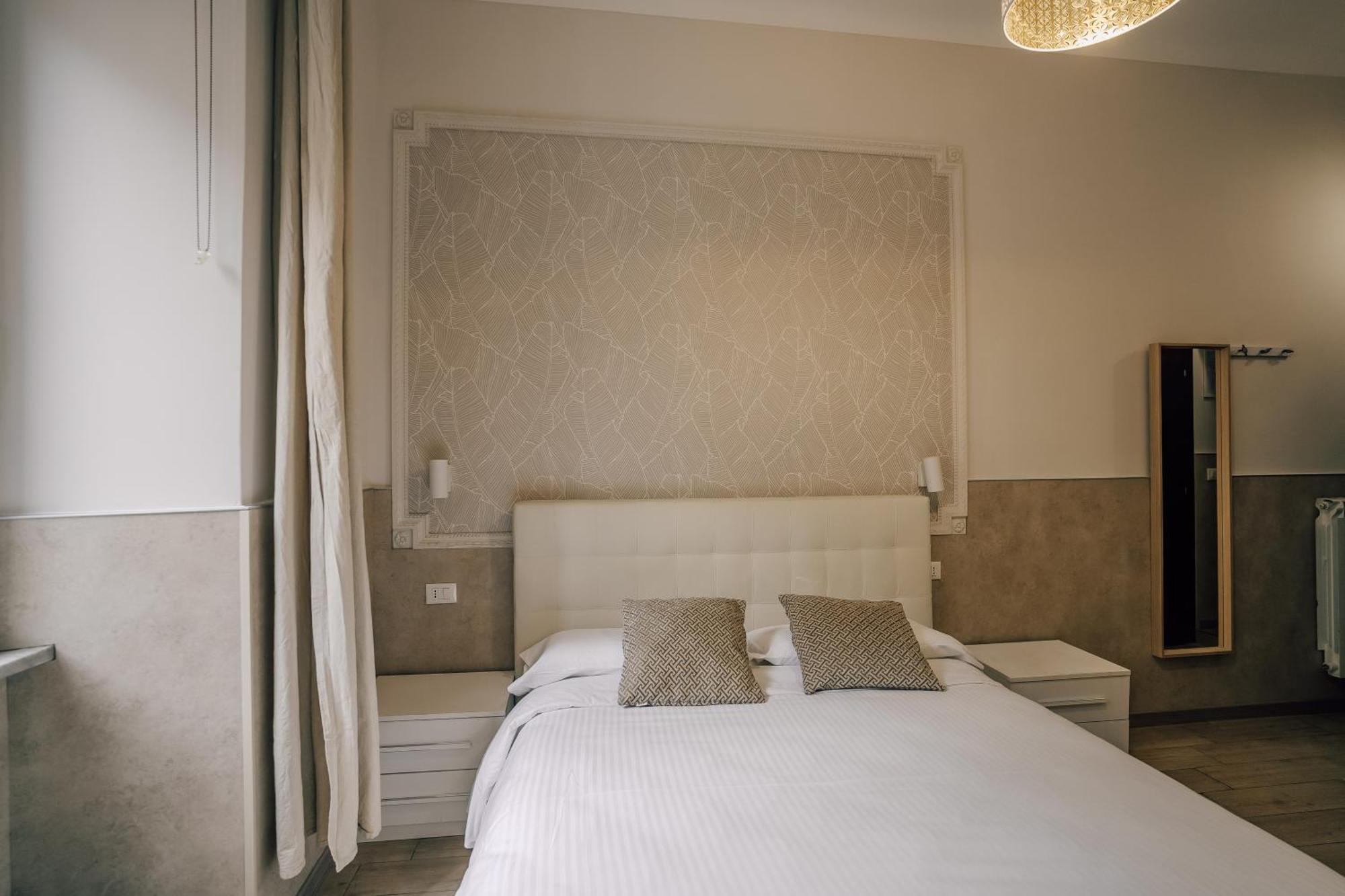 Hotel Mirabilia House Roma Esterno foto