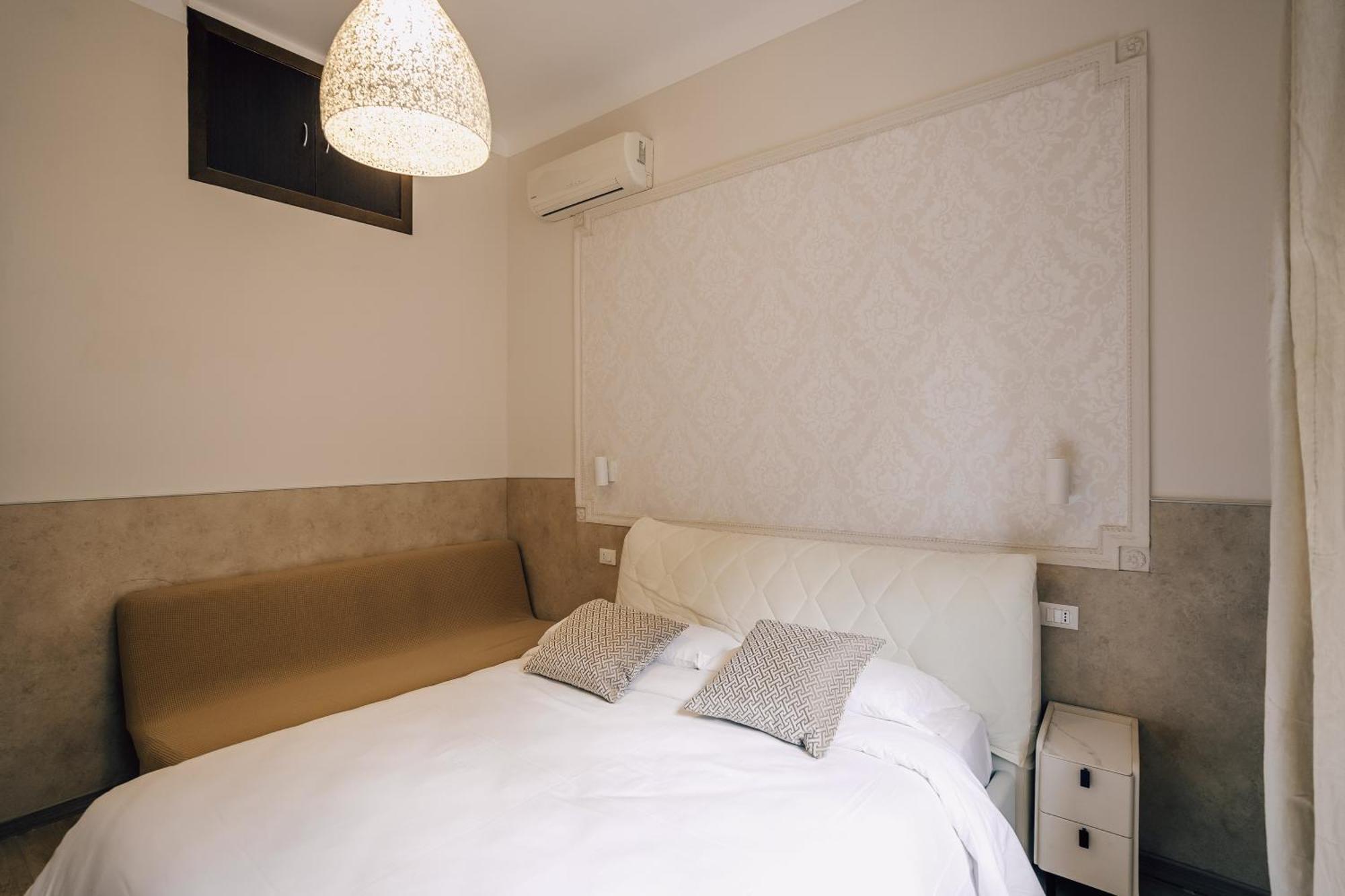 Hotel Mirabilia House Roma Esterno foto